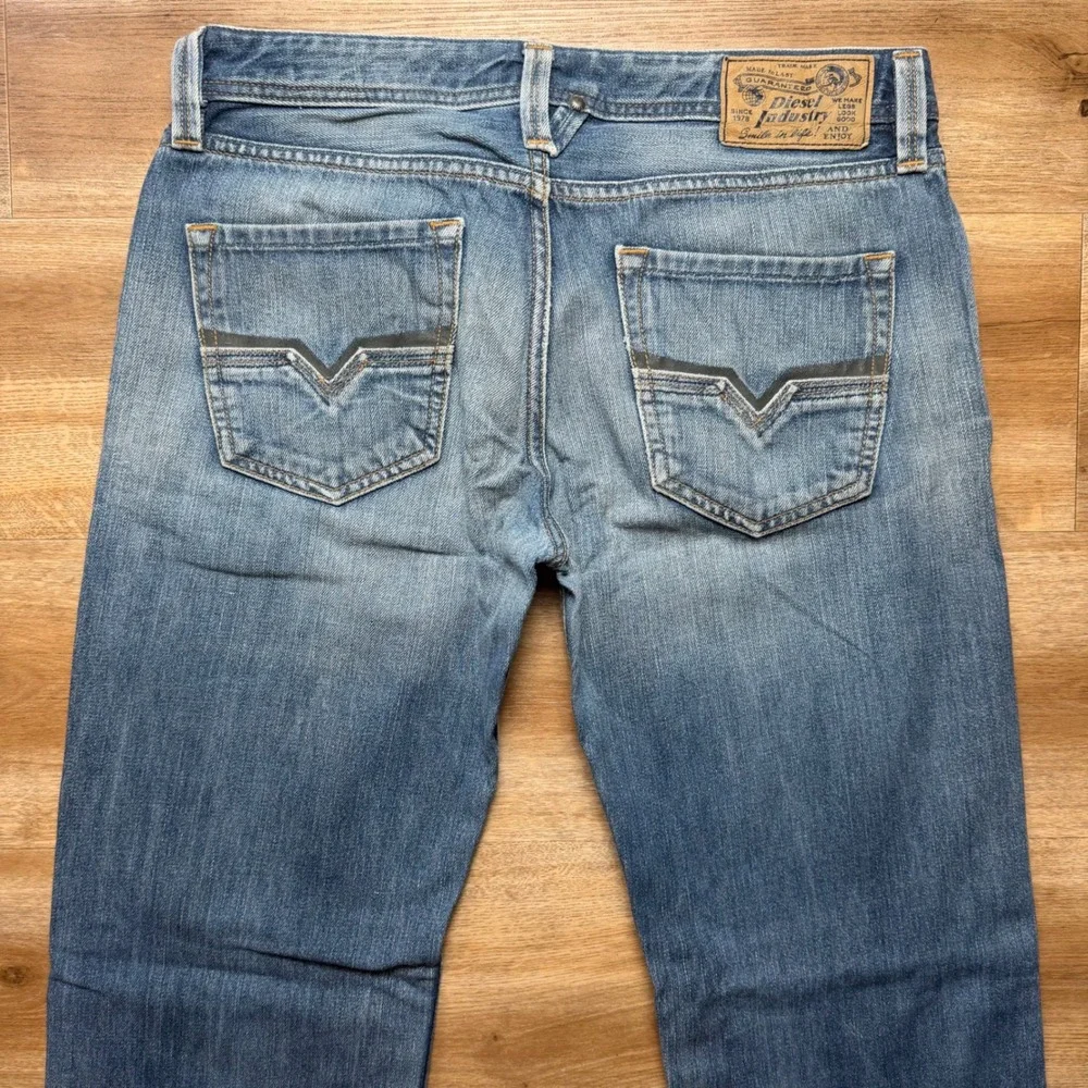Diesel Larkee‎ Jeans Mens 31x32 Blue Regular Straight Leg Distressed Wash 008J4